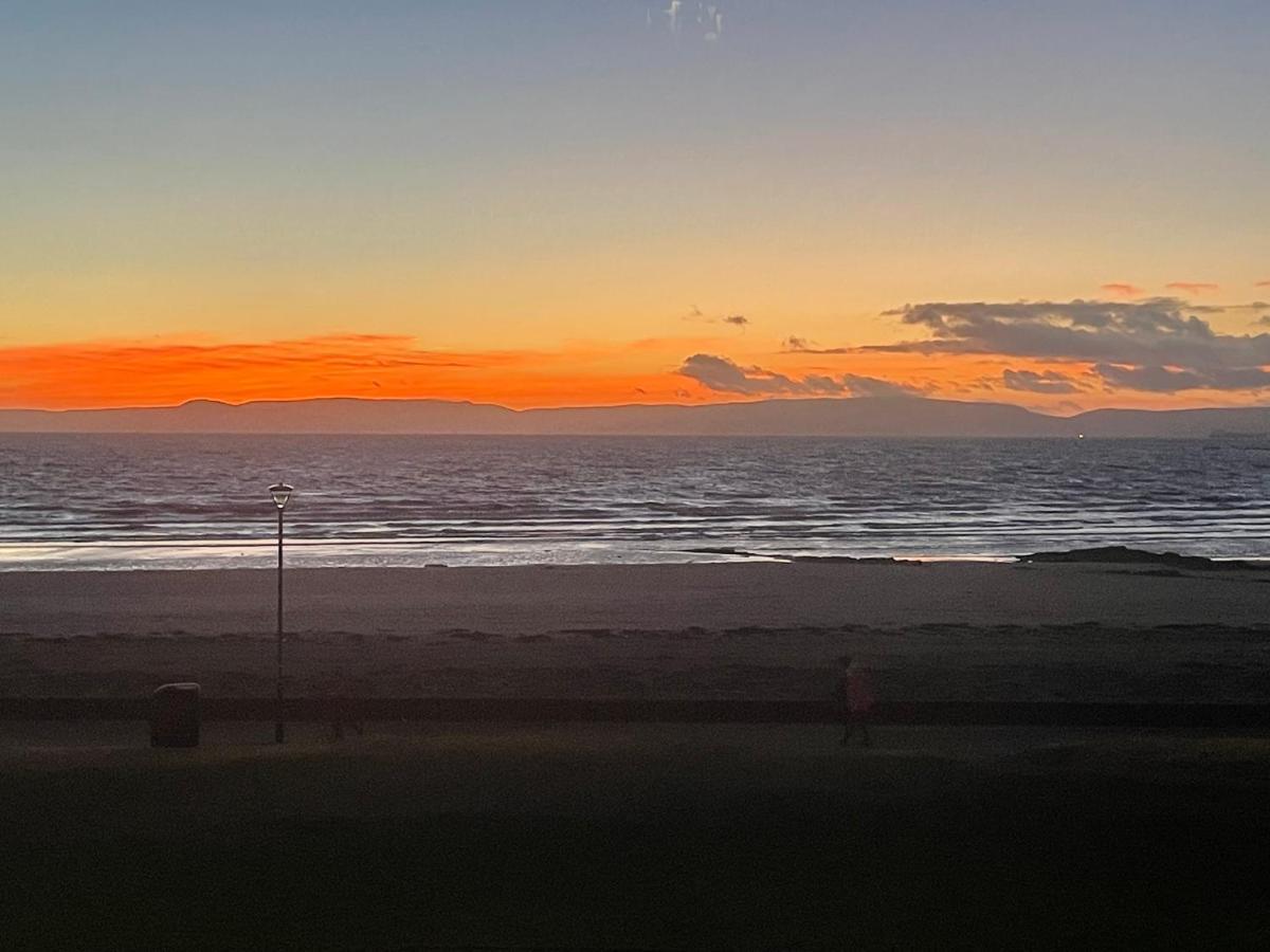 The Marine - Balcony - Beach View - Coorie Doon Stays Ayr Eksteriør bilde